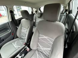 FORD - FIESTA - 2015/2015 - Branca - R$ 45.900,00