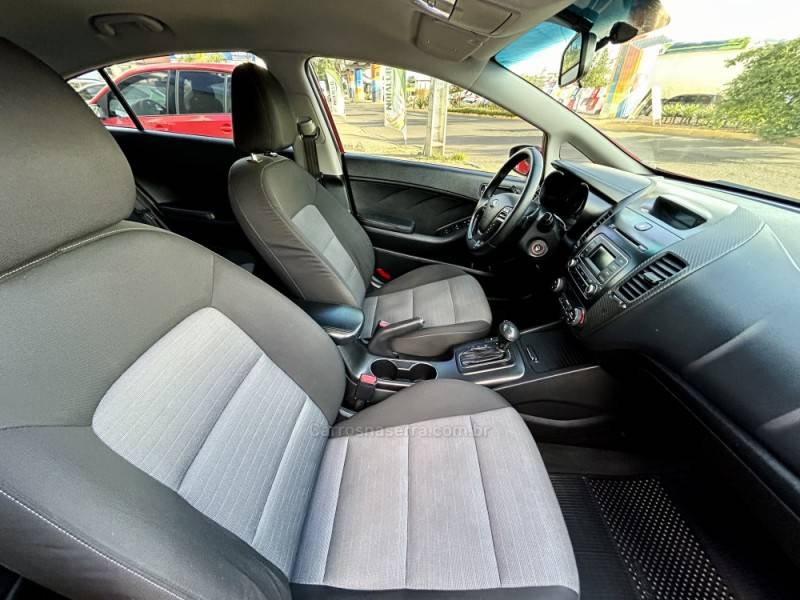 KIA MOTORS - CERATO - 2014/2014 - Vermelha - R$ 64.700,00