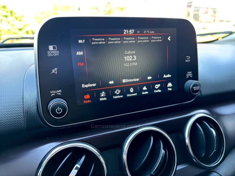 FIAT - CRONOS - 2021/2021 - Vermelha - R$ 76.900,00