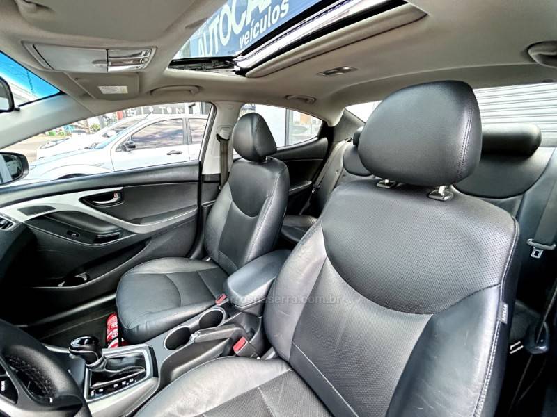 HYUNDAI - ELANTRA - 2015/2015 - Prata - R$ 75.900,00