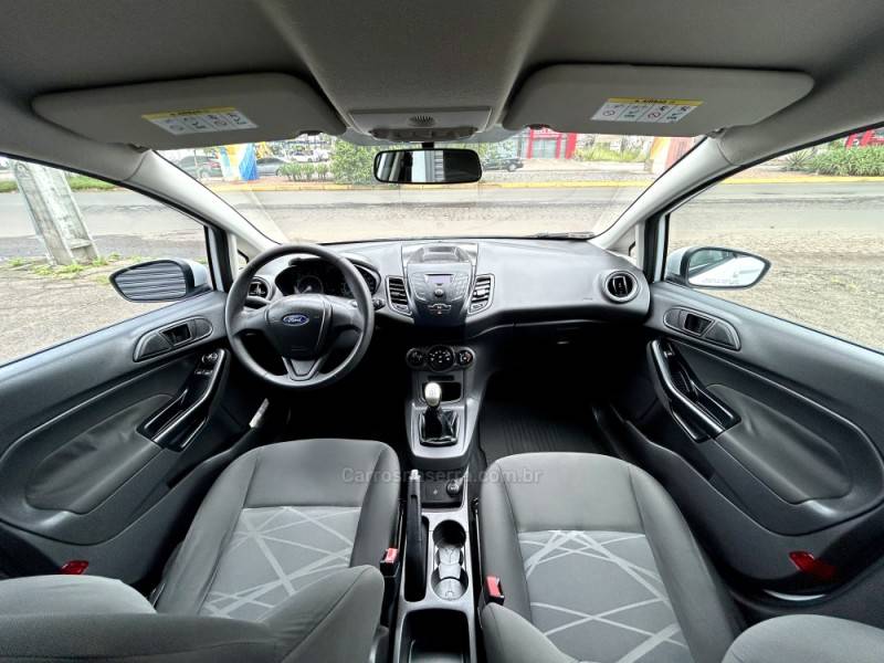 FORD - FIESTA - 2015/2015 - Branca - R$ 45.900,00