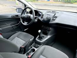 FORD - FIESTA - 2015/2015 - Branca - R$ 45.900,00