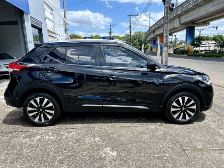 NISSAN - KICKS - 2017/2017 - Preta - R$ 81.900,00