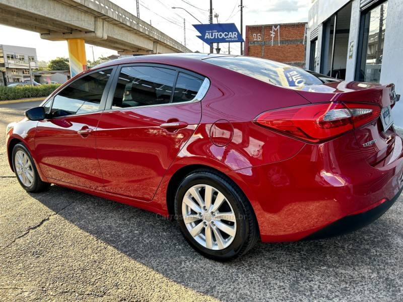 KIA MOTORS - CERATO - 2014/2014 - Vermelha - R$ 64.700,00