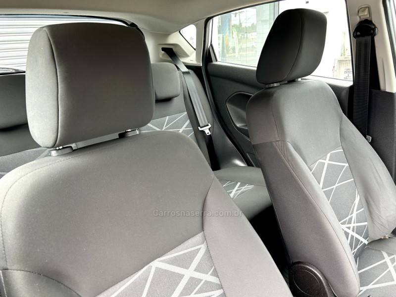 FORD - FIESTA - 2015/2015 - Branca - R$ 45.900,00