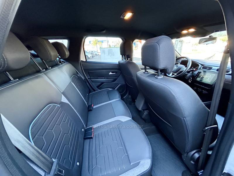 RENAULT - DUSTER - 2023/2023 - Branca - R$ 97.900,00