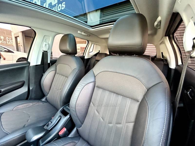 PEUGEOT - 2008 - 2017/2017 - Prata - R$ 62.900,00