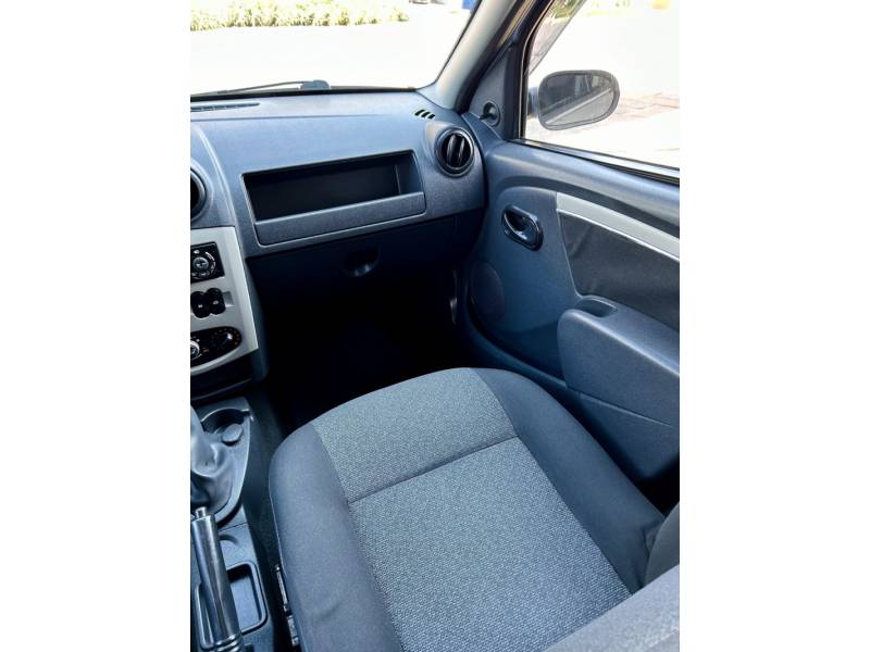 RENAULT - LOGAN - 2009/2009 - Prata - R$ 28.900,00