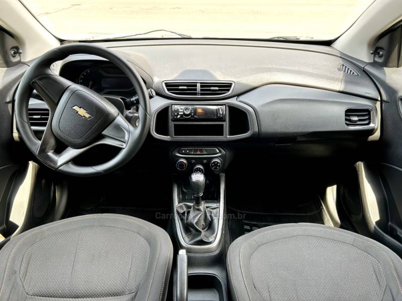 CHEVROLET - ONIX - 2013/2013 - Branca - R$ 45.700,00