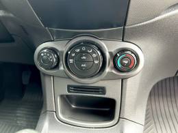 FORD - FIESTA - 2015/2015 - Branca - R$ 45.900,00