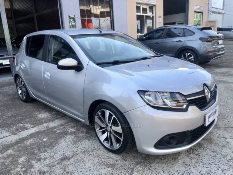 RENAULT - SANDERO - 2018/2018 - Prata - R$ 43.900,00