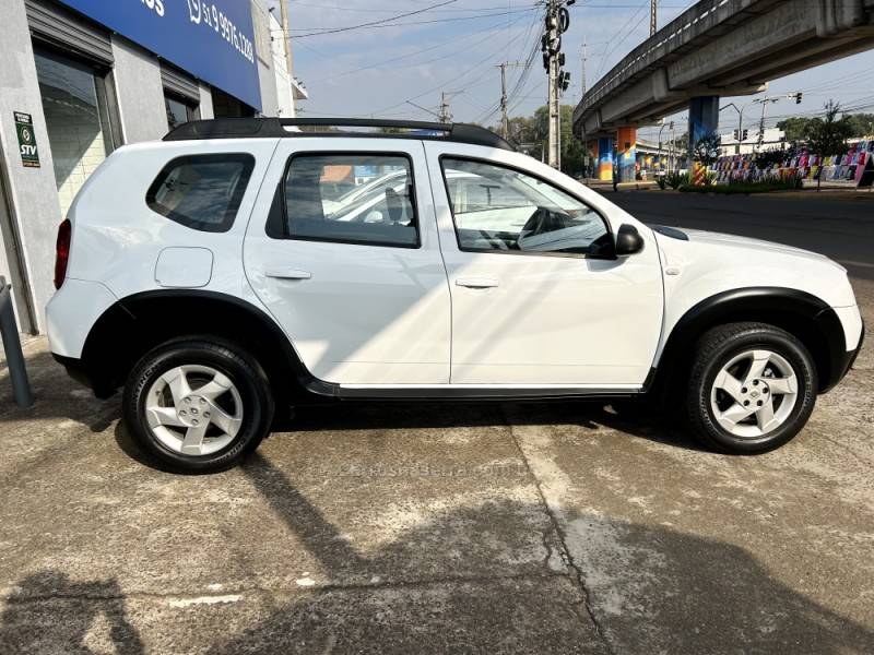 RENAULT - DUSTER - 2015/2015 - Branca - R$ 56.900,00