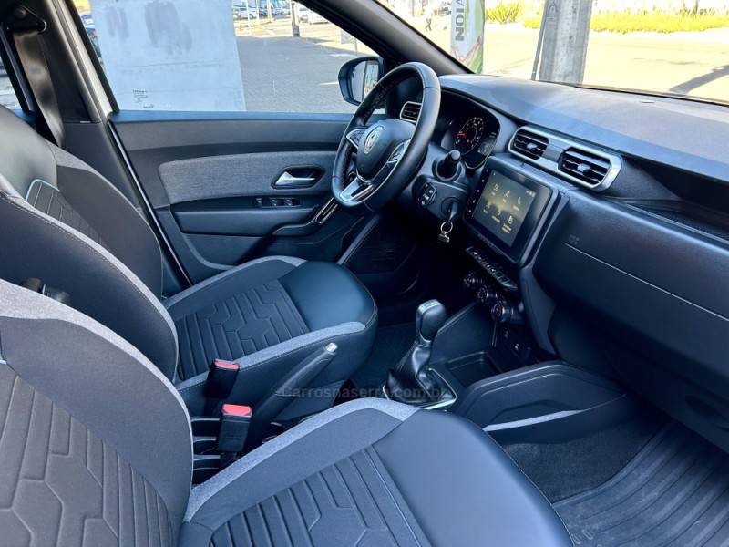 RENAULT - DUSTER - 2023/2023 - Branca - R$ 97.900,00