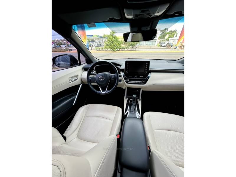 TOYOTA - COROLLA - 2022/2022 - Preta - R$ 156.700,00