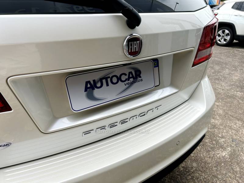 FIAT - FREEMONT - 2015/2015 - Branca - R$ 67.900,00