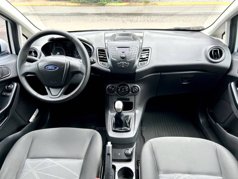 FORD - FIESTA - 2015/2015 - Branca - R$ 45.900,00