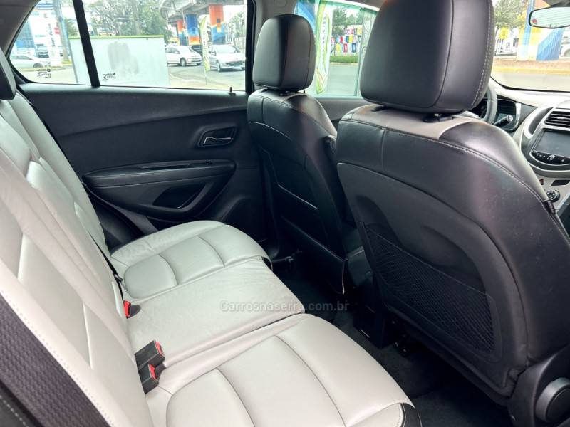 CHEVROLET - TRACKER - 2015/2015 - Cinza - R$ 71.900,00