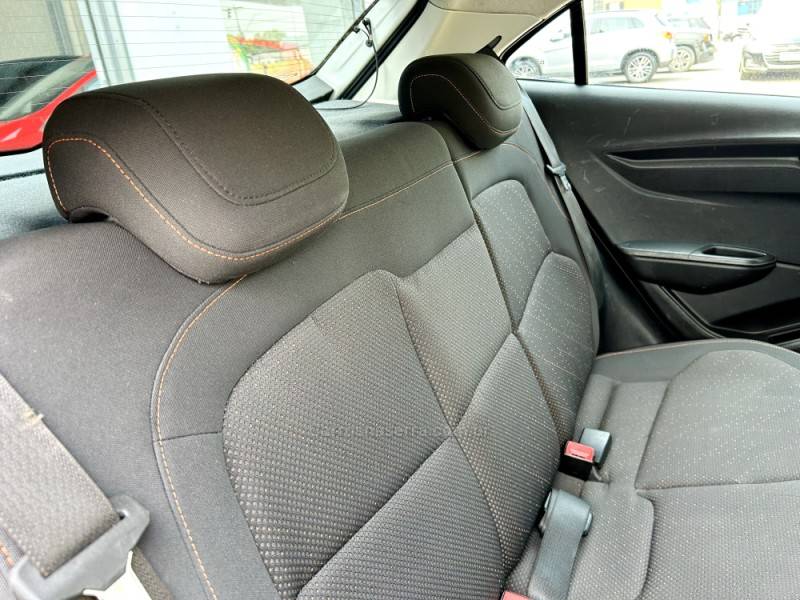 CHEVROLET - ONIX - 2013/2013 - Branca - R$ 45.700,00