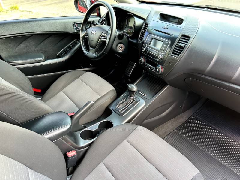 KIA MOTORS - CERATO - 2014/2014 - Vermelha - R$ 64.700,00