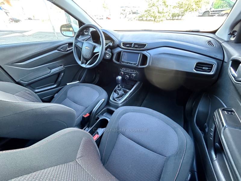 CHEVROLET - ONIX - 2015/2015 - Branca - R$ 47.900,00