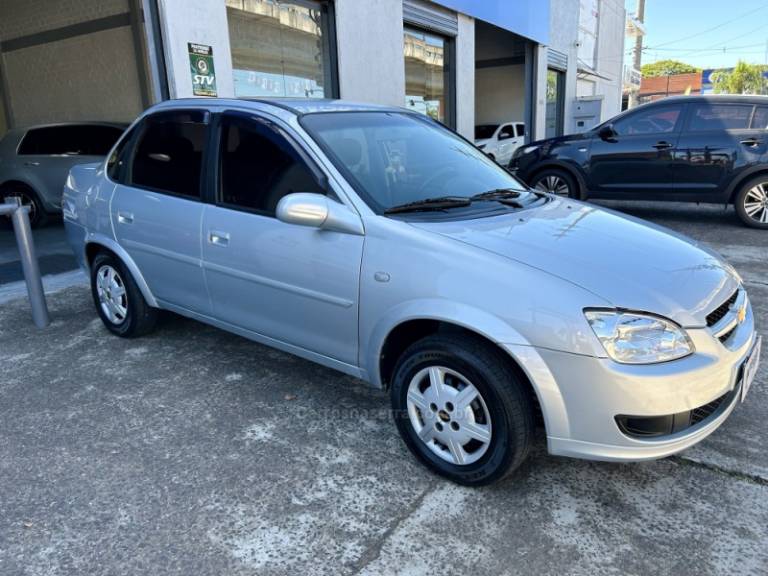 CHEVROLET - CLASSIC - 2013/2013 - Prata - R$ 31.700,00