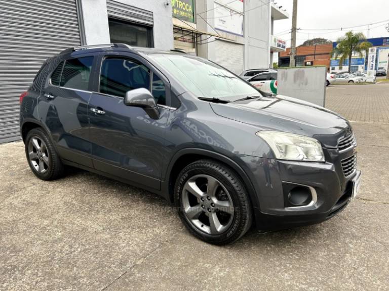 CHEVROLET - TRACKER - 2015/2015 - Cinza - R$ 71.900,00
