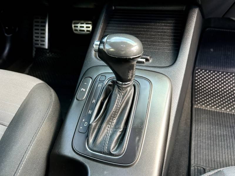 KIA MOTORS - CERATO - 2014/2014 - Vermelha - R$ 64.700,00