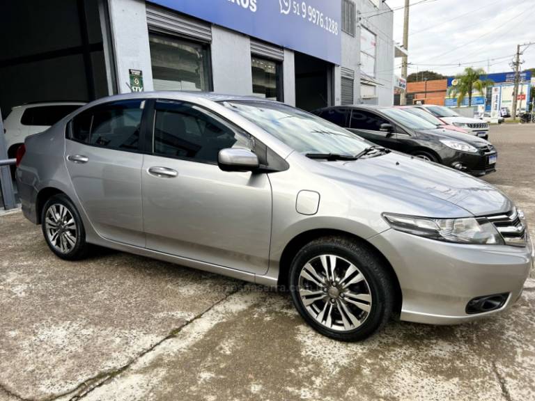 HONDA - CITY - 2014/2014 - Cinza - R$ 59.900,00