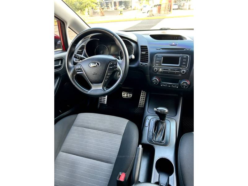 KIA MOTORS - CERATO - 2014/2014 - Vermelha - R$ 64.700,00