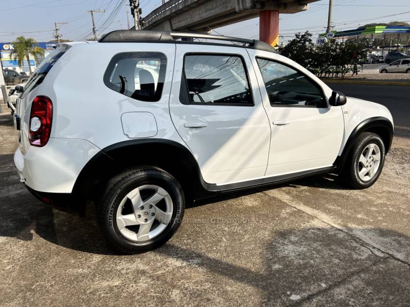 RENAULT - DUSTER - 2015/2015 - Branca - R$ 56.900,00