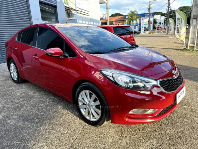 KIA MOTORS - CERATO - 2014/2014 - Vermelha - R$ 64.700,00