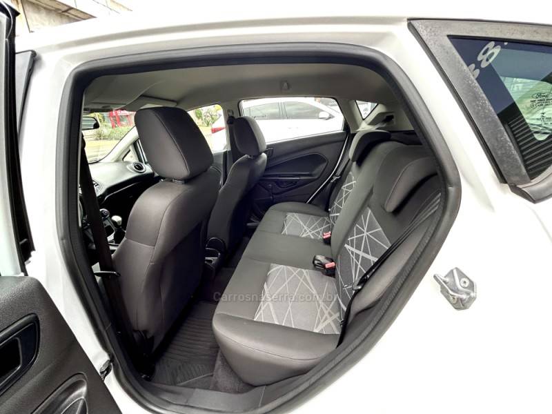 FORD - FIESTA - 2015/2015 - Branca - R$ 45.900,00