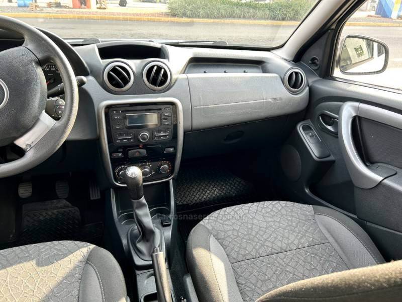 RENAULT - DUSTER - 2015/2015 - Branca - R$ 56.900,00