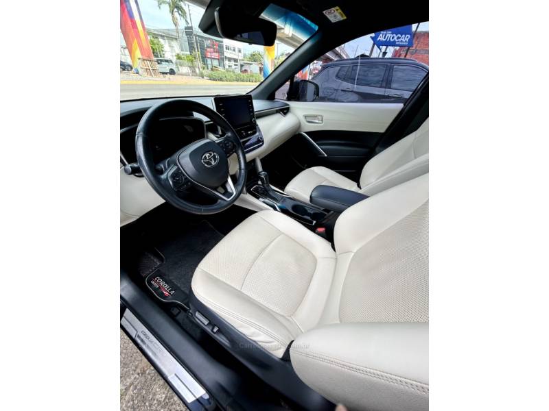 TOYOTA - COROLLA - 2022/2022 - Preta - R$ 156.700,00