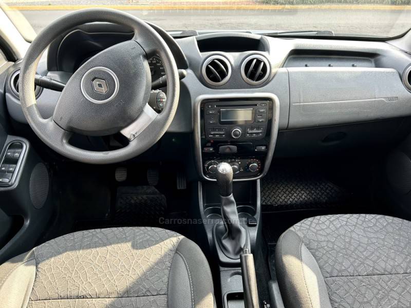 RENAULT - DUSTER - 2015/2015 - Branca - R$ 56.900,00