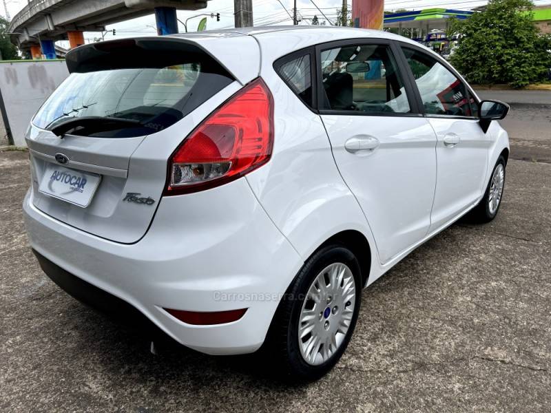 FORD - FIESTA - 2015/2015 - Branca - R$ 45.900,00