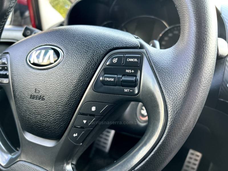 KIA MOTORS - CERATO - 2014/2014 - Vermelha - R$ 64.700,00