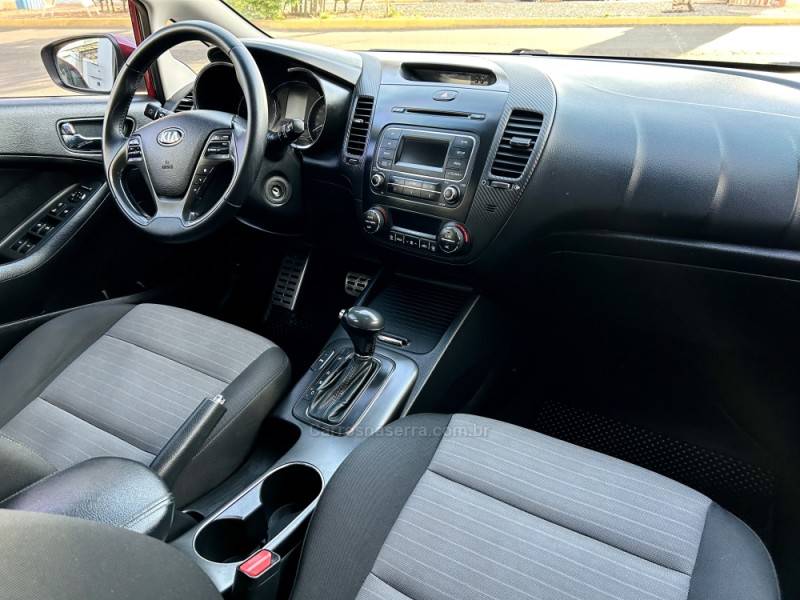 KIA MOTORS - CERATO - 2014/2014 - Vermelha - R$ 64.700,00