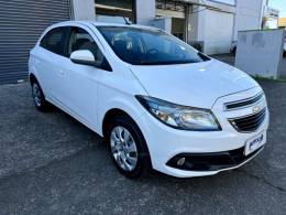 CHEVROLET - ONIX - 2015/2015 - Branca - R$ 47.900,00