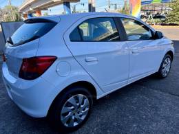 CHEVROLET - ONIX - 2015/2015 - Branca - R$ 47.900,00