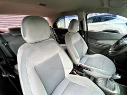 CHEVROLET - COBALT - 2015/2015 - Branca - R$ 47.900,00