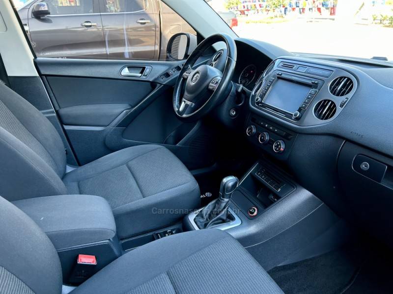 VOLKSWAGEN - TIGUAN - 2017/2017 - Branca - R$ 92.700,00