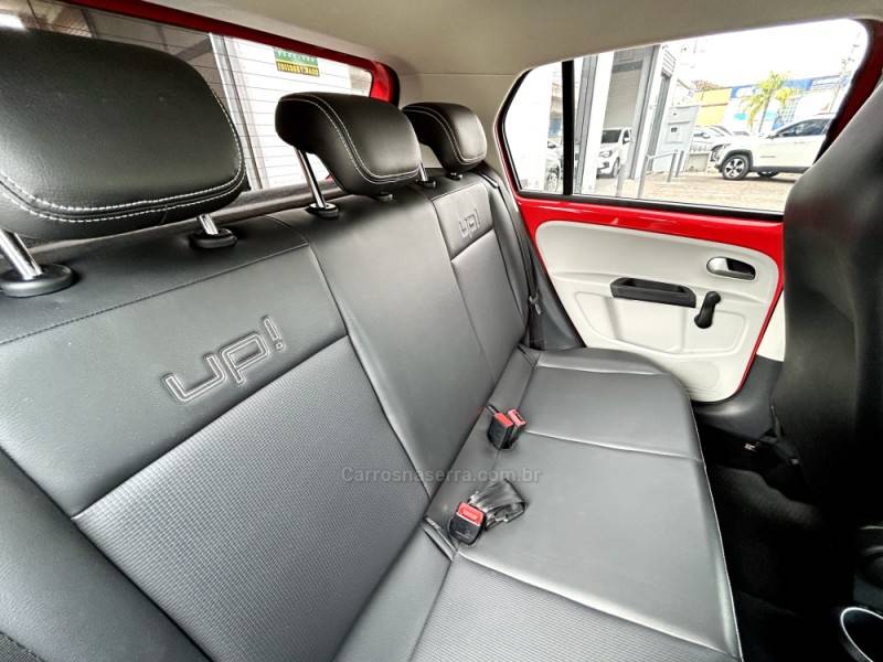 VOLKSWAGEN - UP - 2015/2015 - Vermelha - R$ 43.900,00