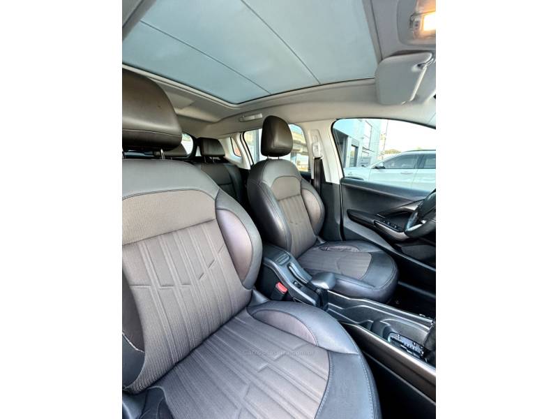 PEUGEOT - 2008 - 2016/2016 - Branca - R$ 59.700,00