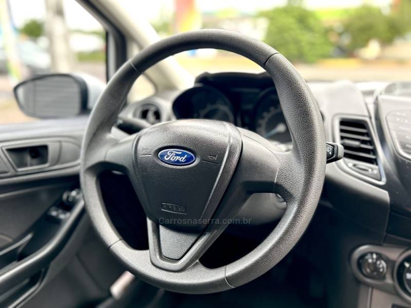 FORD - FIESTA - 2015/2015 - Branca - R$ 45.900,00