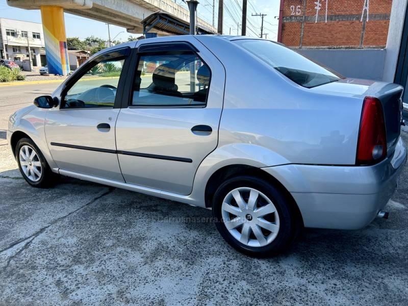 RENAULT - LOGAN - 2009/2009 - Prata - R$ 28.900,00