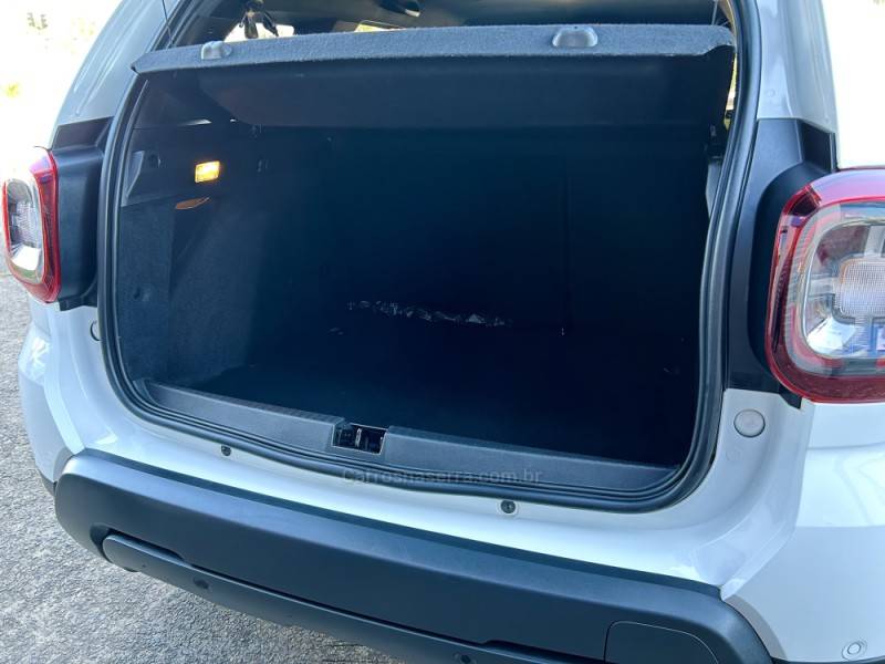 RENAULT - DUSTER - 2023/2023 - Branca - R$ 97.900,00