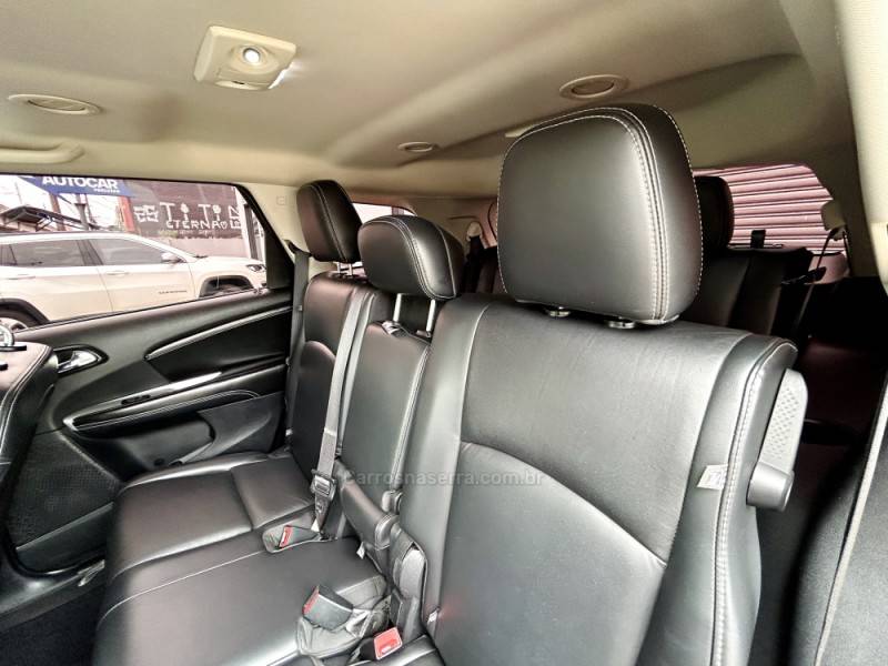 FIAT - FREEMONT - 2015/2015 - Branca - R$ 67.900,00