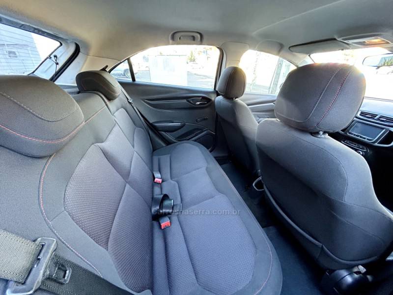 CHEVROLET - ONIX - 2015/2015 - Branca - R$ 47.900,00