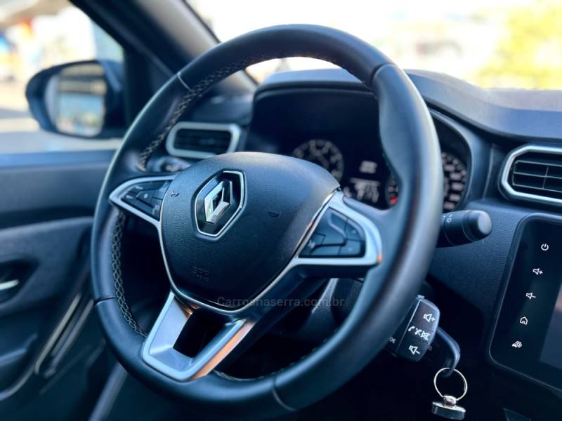 RENAULT - DUSTER - 2023/2023 - Branca - R$ 97.900,00